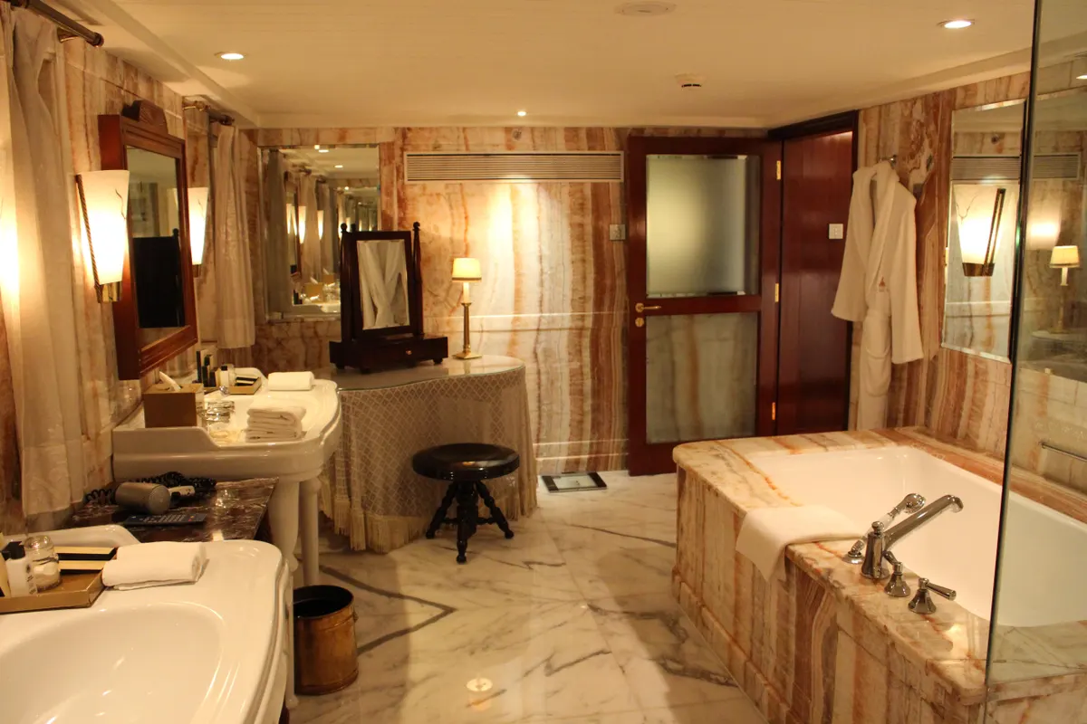 Palace Suite Gallery